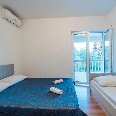 Apt White Idyll, 3 Bedrooms, 3 Bathrooms, Terrace Apt Promajna Eksteriør bilde