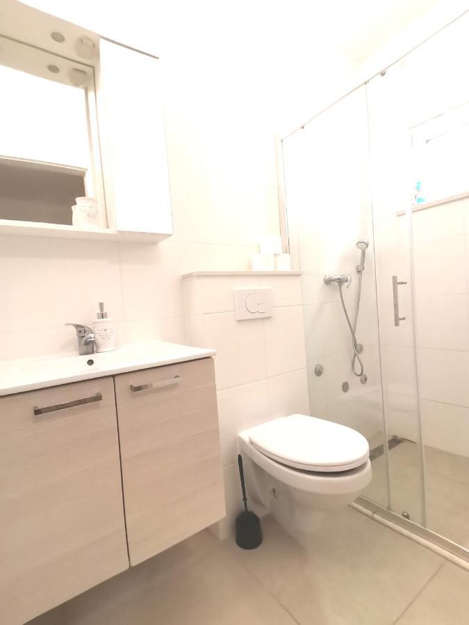 Apt White Idyll, 3 Bedrooms, 3 Bathrooms, Terrace Apt Promajna Eksteriør bilde