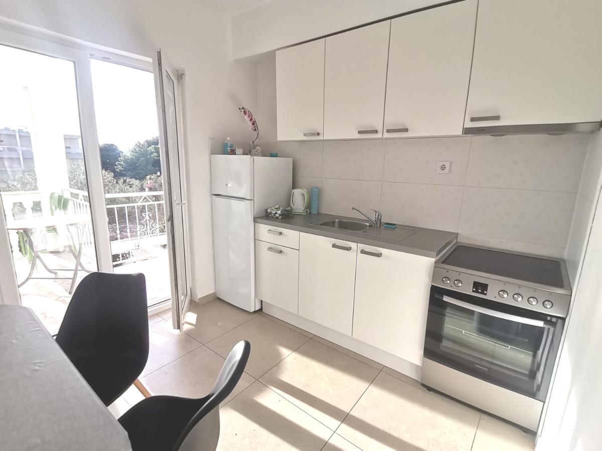 Apt White Idyll, 3 Bedrooms, 3 Bathrooms, Terrace Apt Promajna Eksteriør bilde