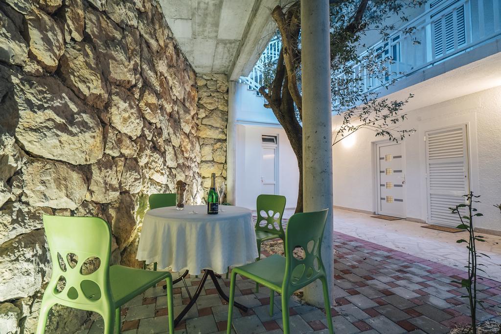 Apt White Idyll, 3 Bedrooms, 3 Bathrooms, Terrace Apt Promajna Eksteriør bilde