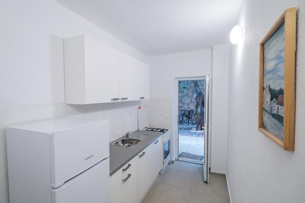 Apt White Idyll, 3 Bedrooms, 3 Bathrooms, Terrace Apt Promajna Eksteriør bilde