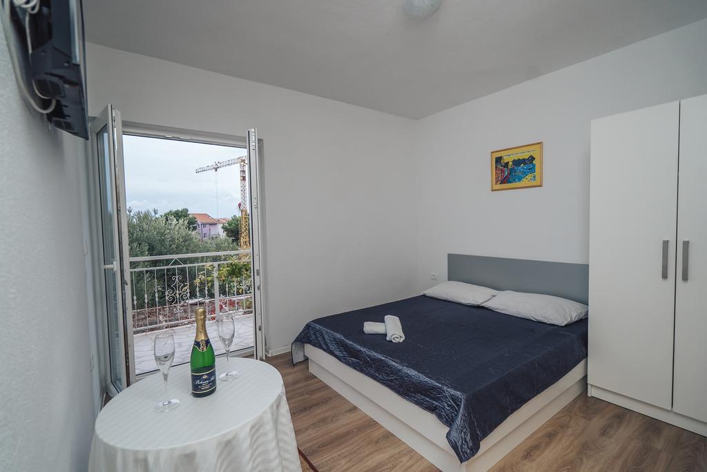 Apt White Idyll, 3 Bedrooms, 3 Bathrooms, Terrace Apt Promajna Eksteriør bilde